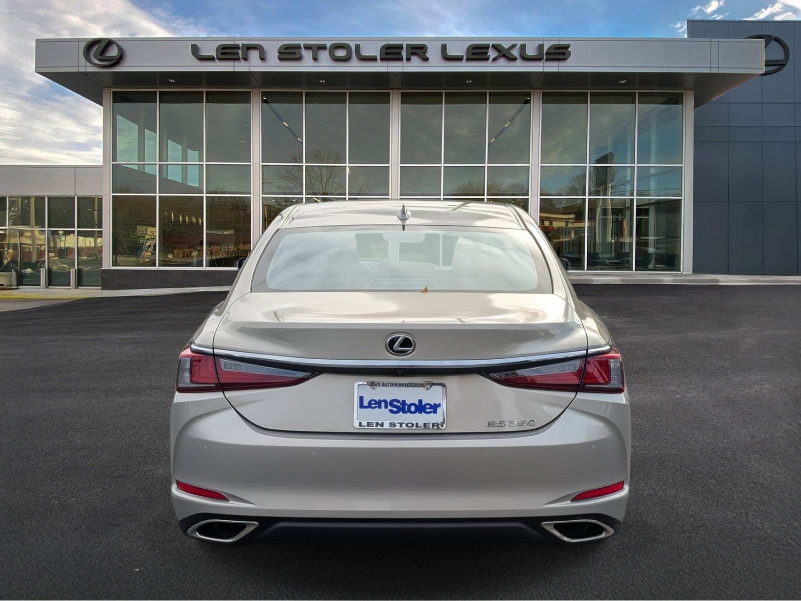 Certified 2024 Lexus ES 350 w/ Premium Package image 4