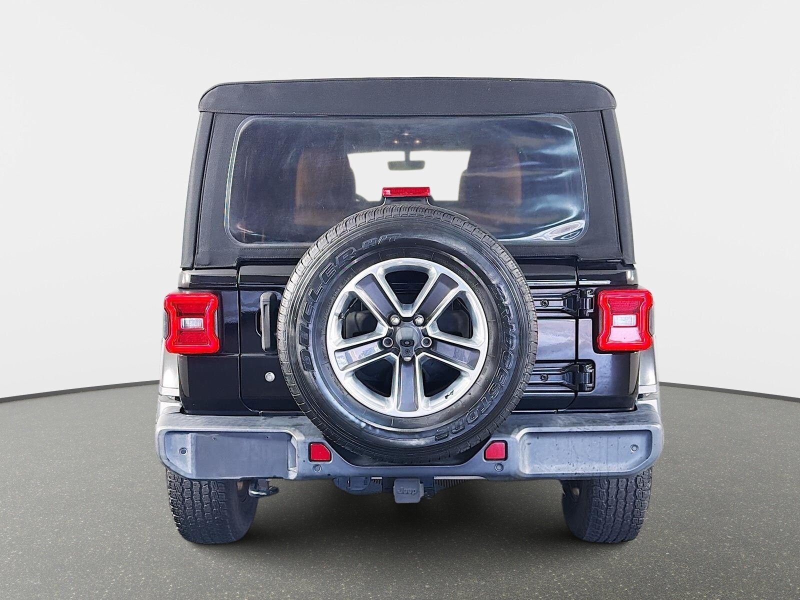Used 2019 Jeep Wrangler Unlimited Sahara AWD/4WD image 6