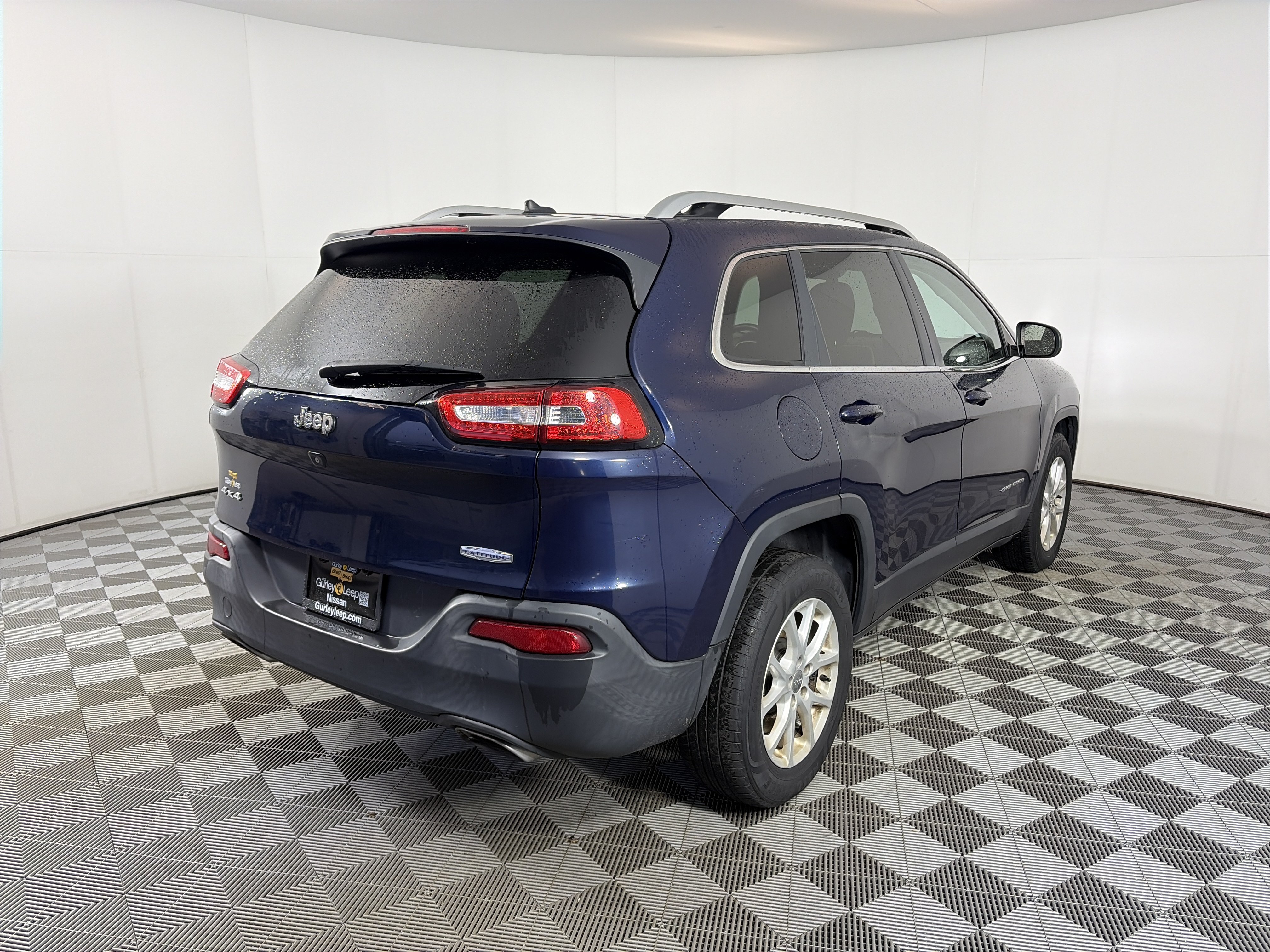 Used 2015 Jeep Cherokee Latitude w/ Cold Weather Group AWD/4WD image 10