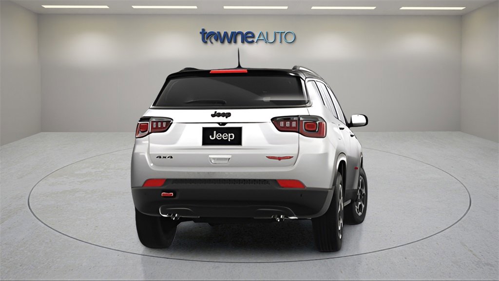 Used 2023 Jeep Compass Trailhawk image 14