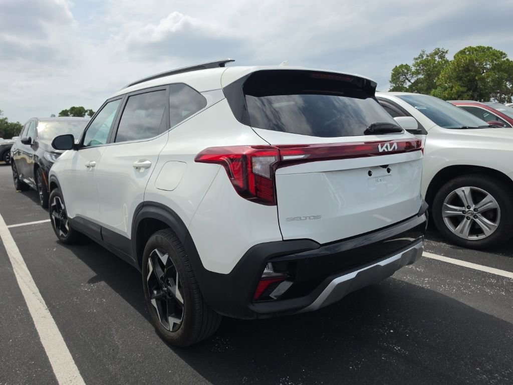 Certified 2025 Kia Seltos EX FWD image 14