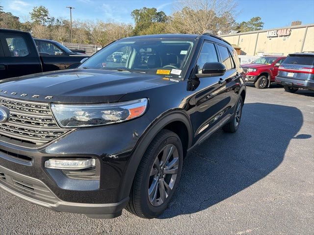 Used 2023 Ford Explorer XLT w/ Equipment Group 202A image 14