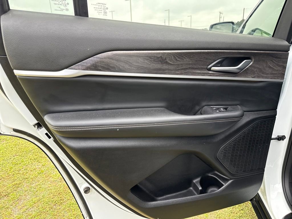 Used 2023 Jeep Grand Cherokee L Limited image 40