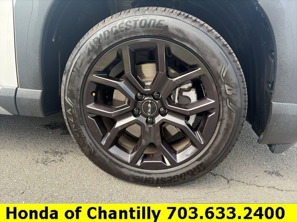 Used 2025 Honda Pilot Touring image 29