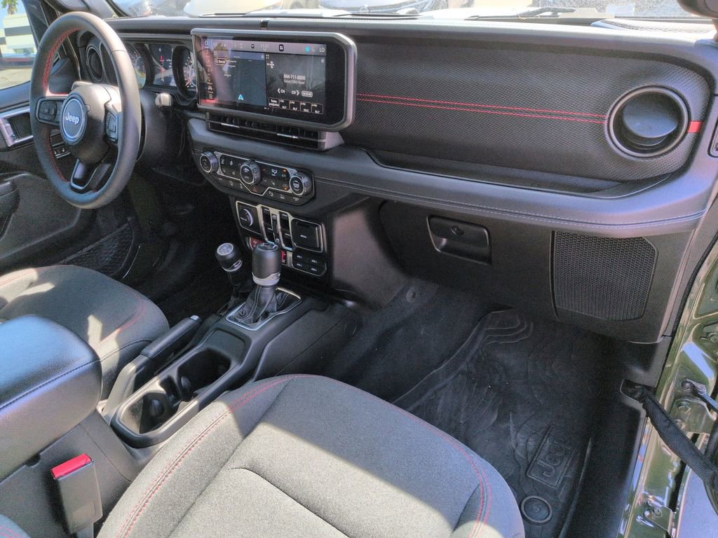 Used 2024 Jeep Wrangler Unlimited Rubicon w/ XTREMEE 35" Tire Package image 16