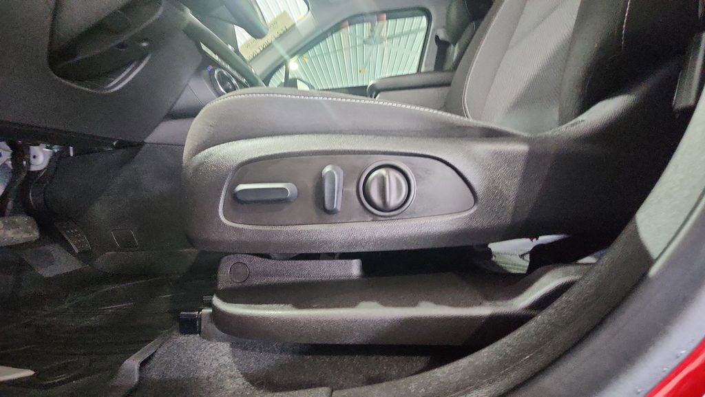 Used 2023 Chevrolet Blazer LT w/ Convenience Package image 16