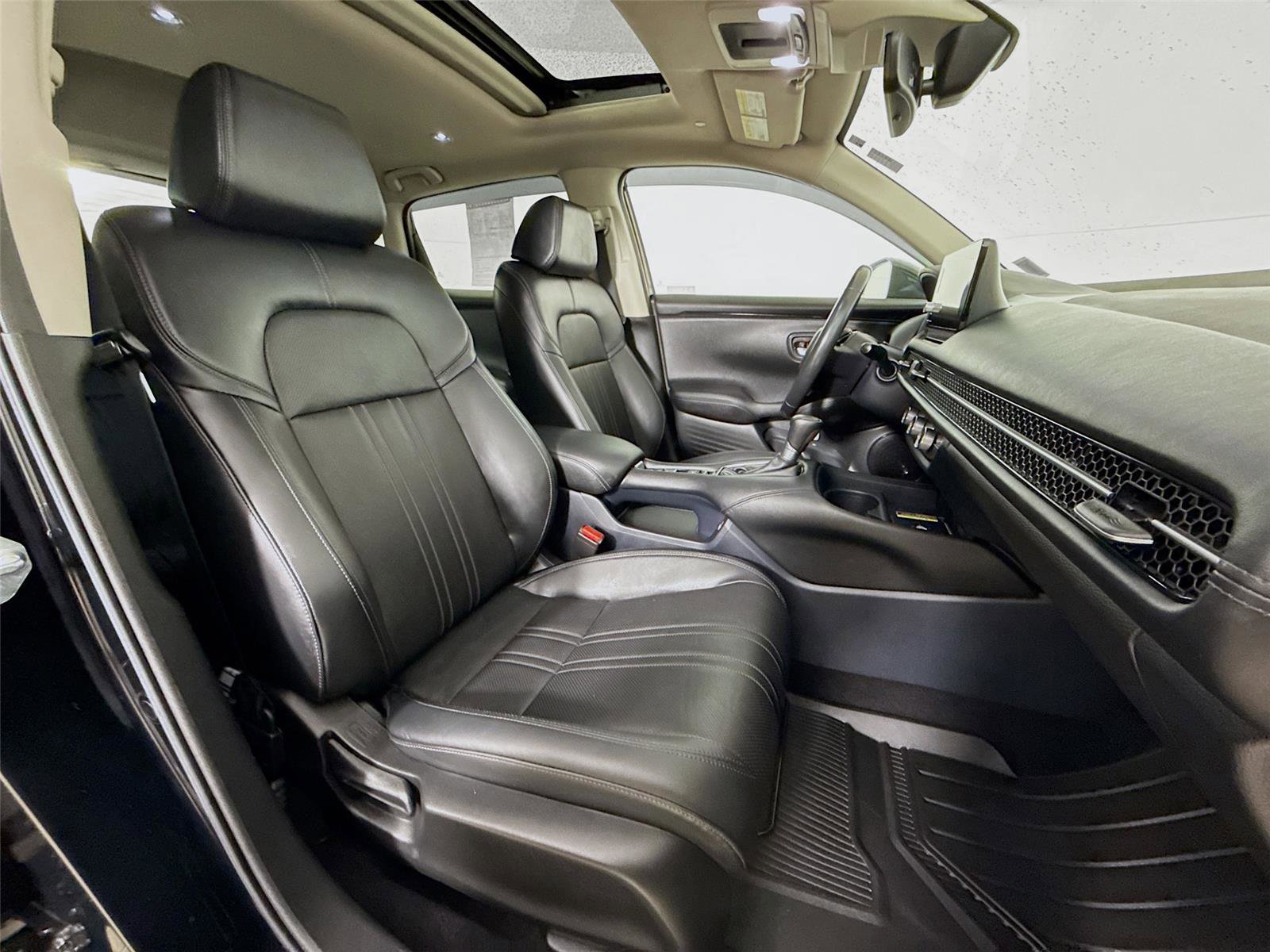 Used 2023 Honda HR-V EX-L image 27