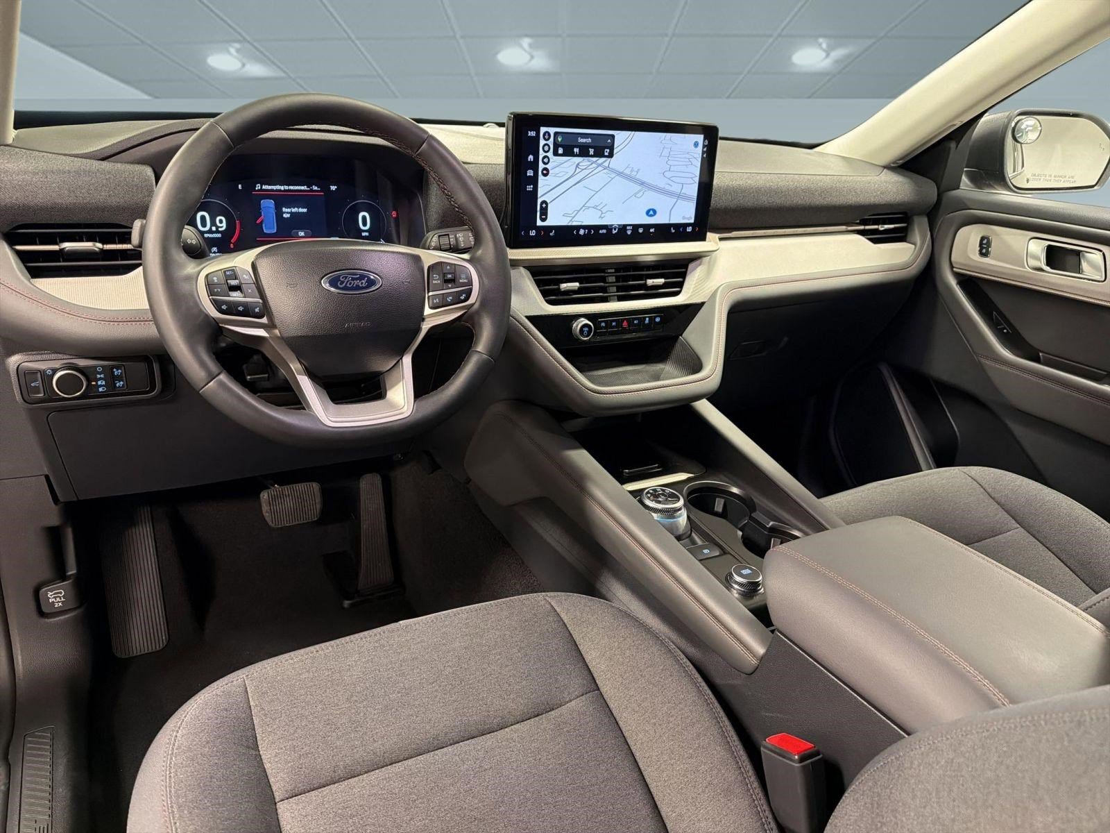 Used 2025 Ford Explorer Active RWD image 28