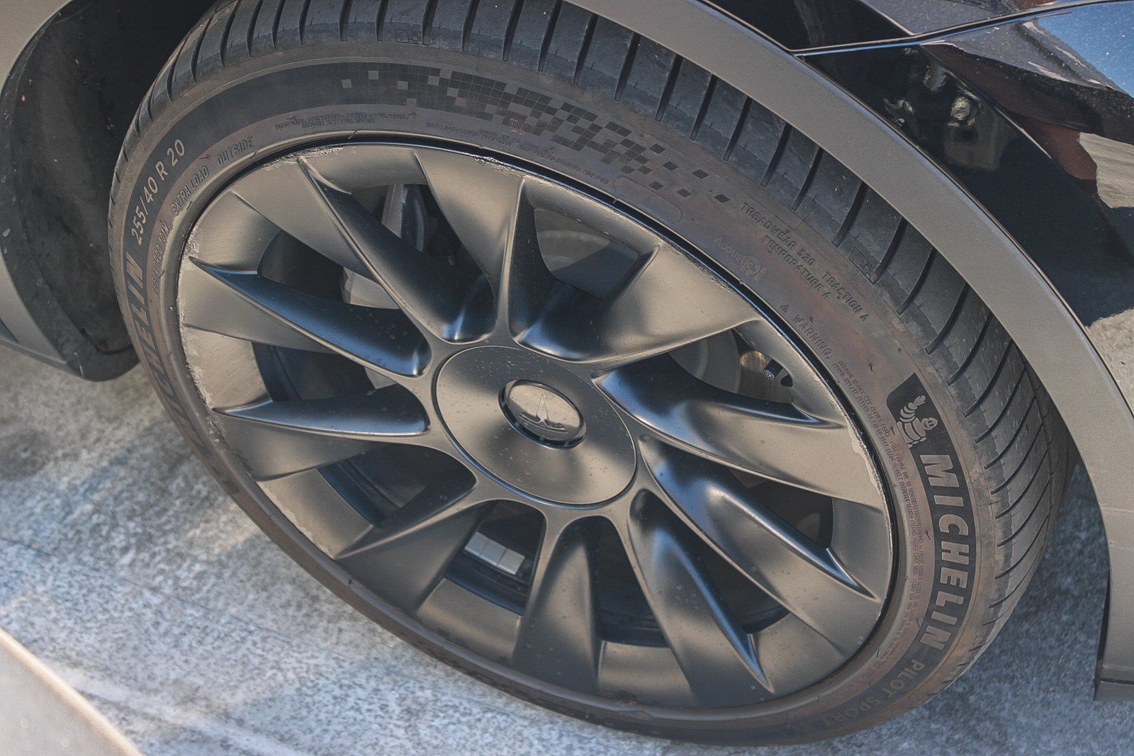 Used 2023 Tesla Model Y Long Range AWD/4WD image 17