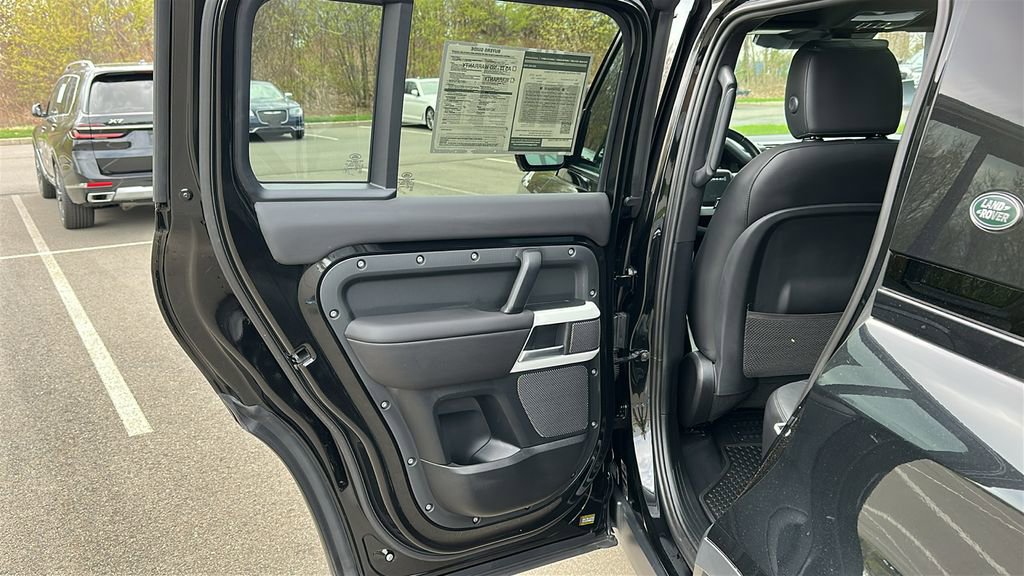 Certified 2024 Land Rover Defender 110 S AWD/4WD image 19
