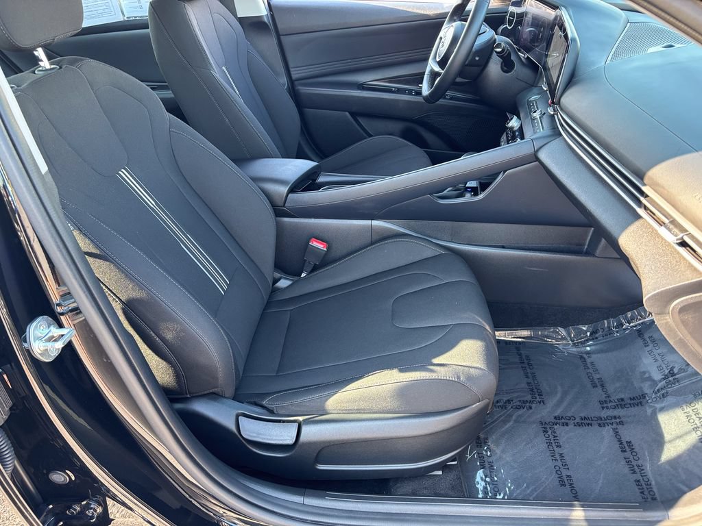 Used 2023 Hyundai Elantra SEL w/ Convenience Package FWD image 34