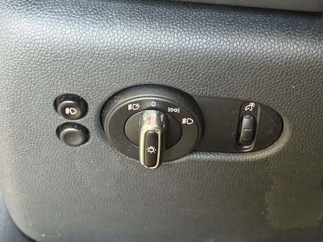 Used 2014 MINI Cooper S image 25