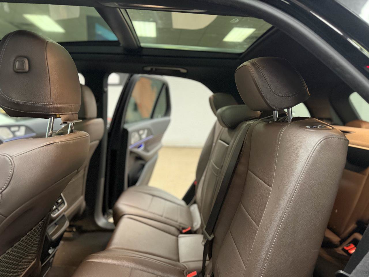 Used 2022 Mercedes-Benz GLE 350 4MATIC w/ AMG Line Exterior image 39