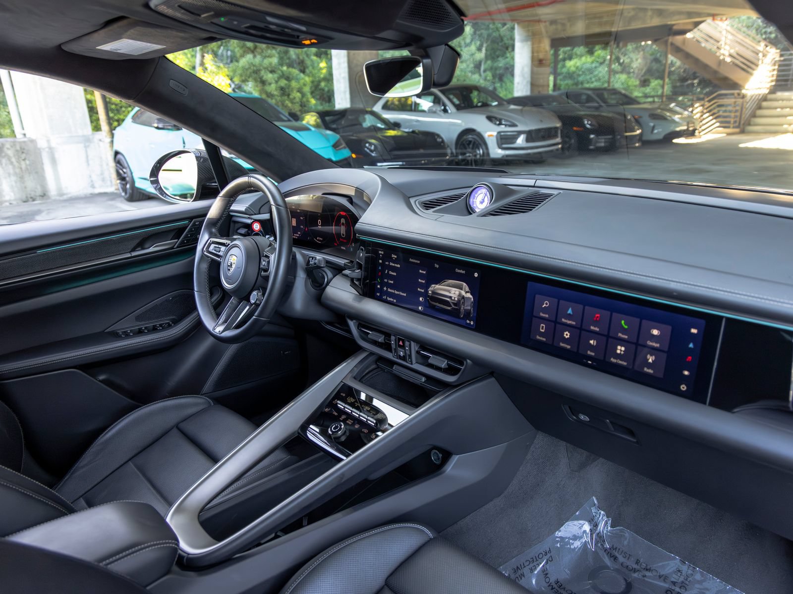 Certified 2024 Porsche Macan Turbo Electric AWD/4WD image 59