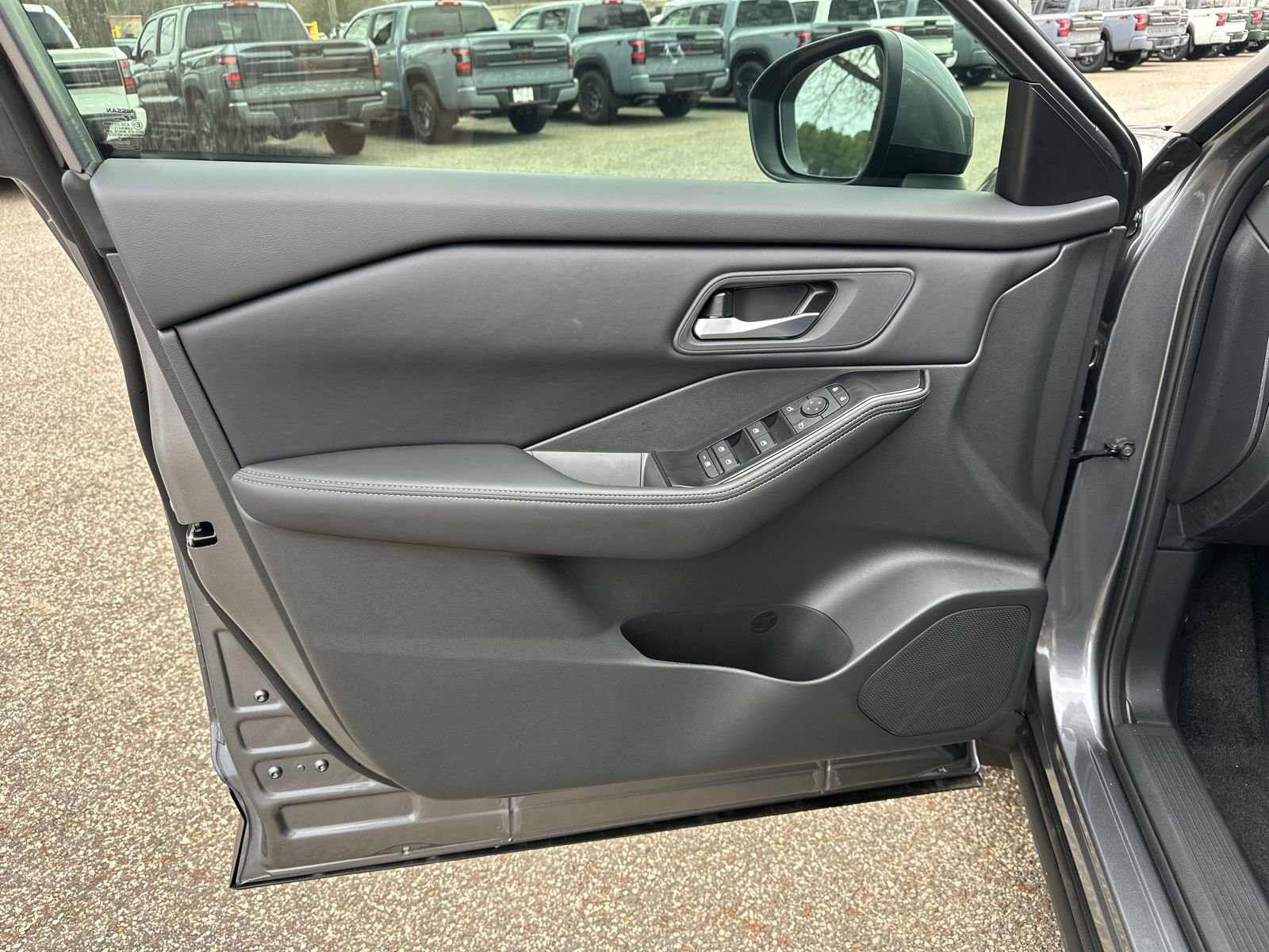 New 2026 Nissan Rogue SV image 10