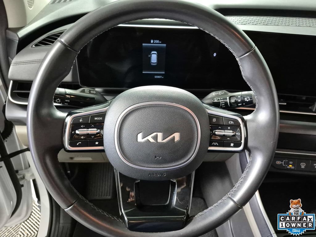 Used 2025 Kia Carnival FWD image 11