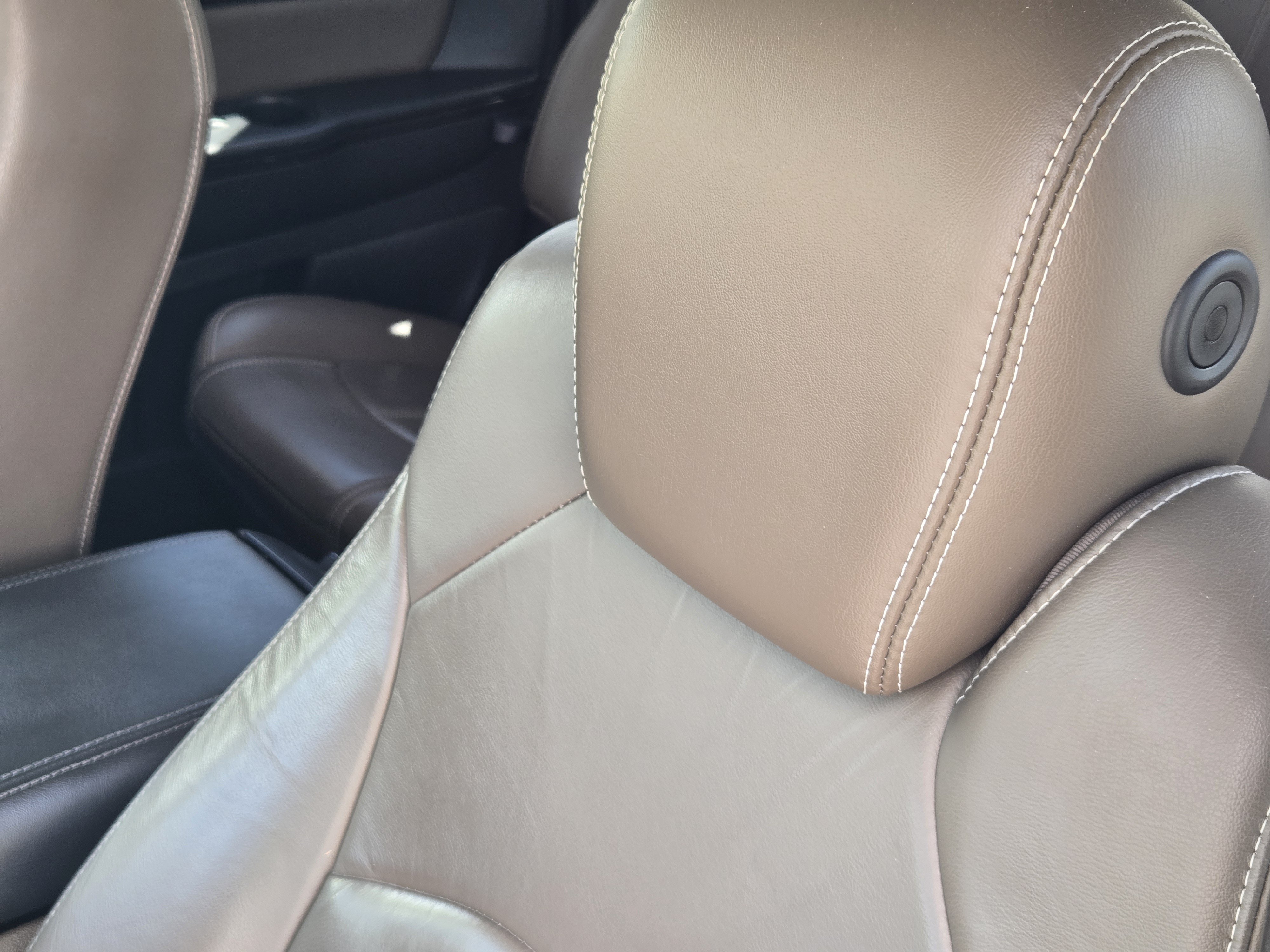 Used 2015 GMC Acadia SLT FWD image 32