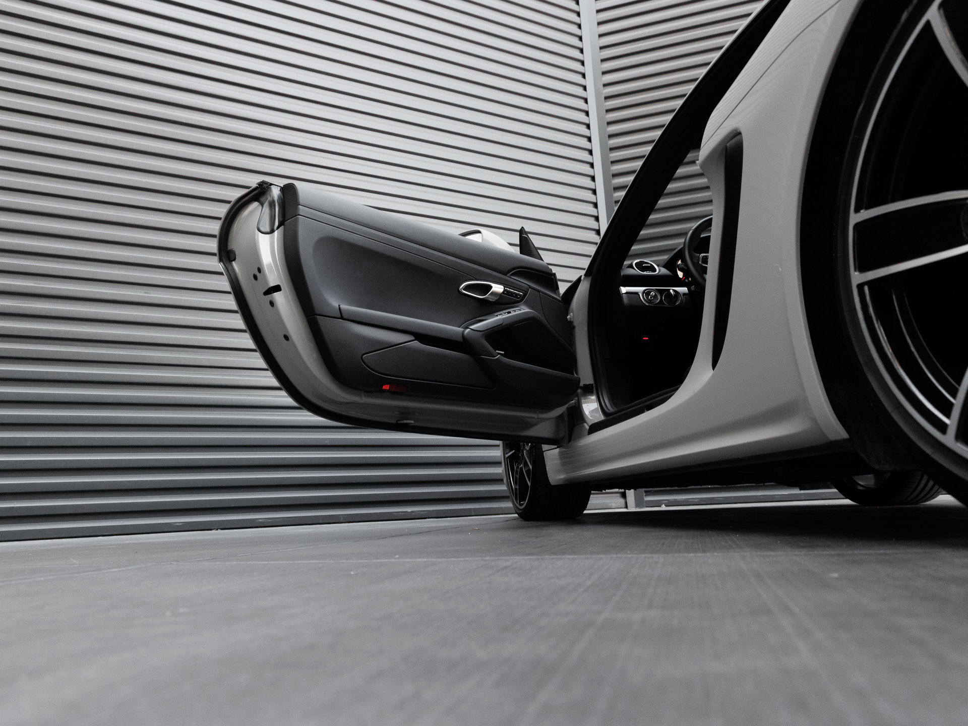 Certified 2025 Porsche 718 Cayman RWD image 13