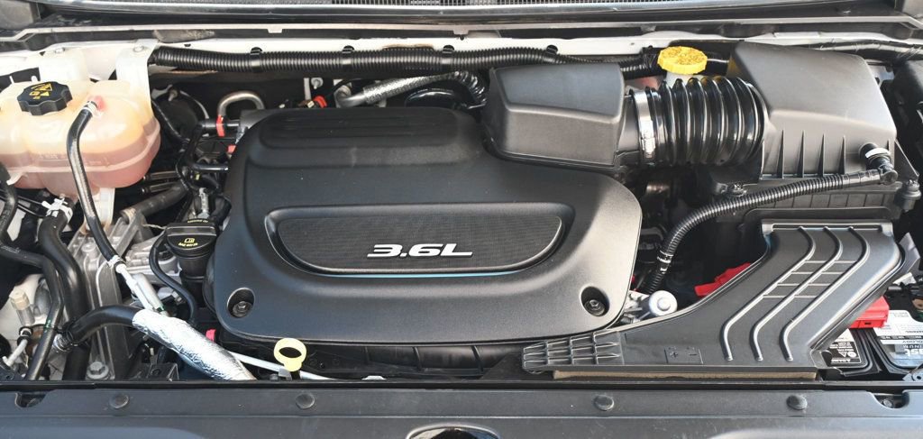 Used 2018 Chrysler Pacifica Touring Plus image 19