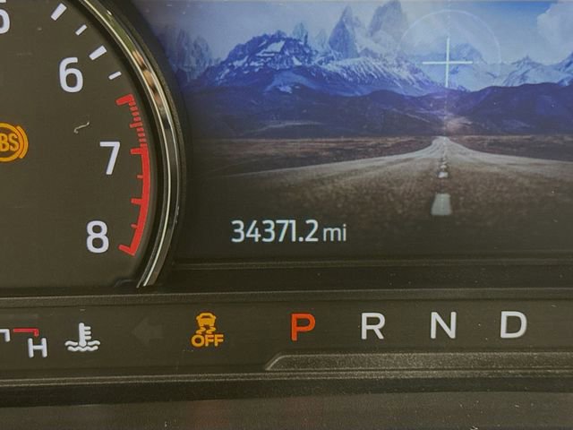 Used 2022 Ford Explorer XLT w/ Equipment Group 202A image 12