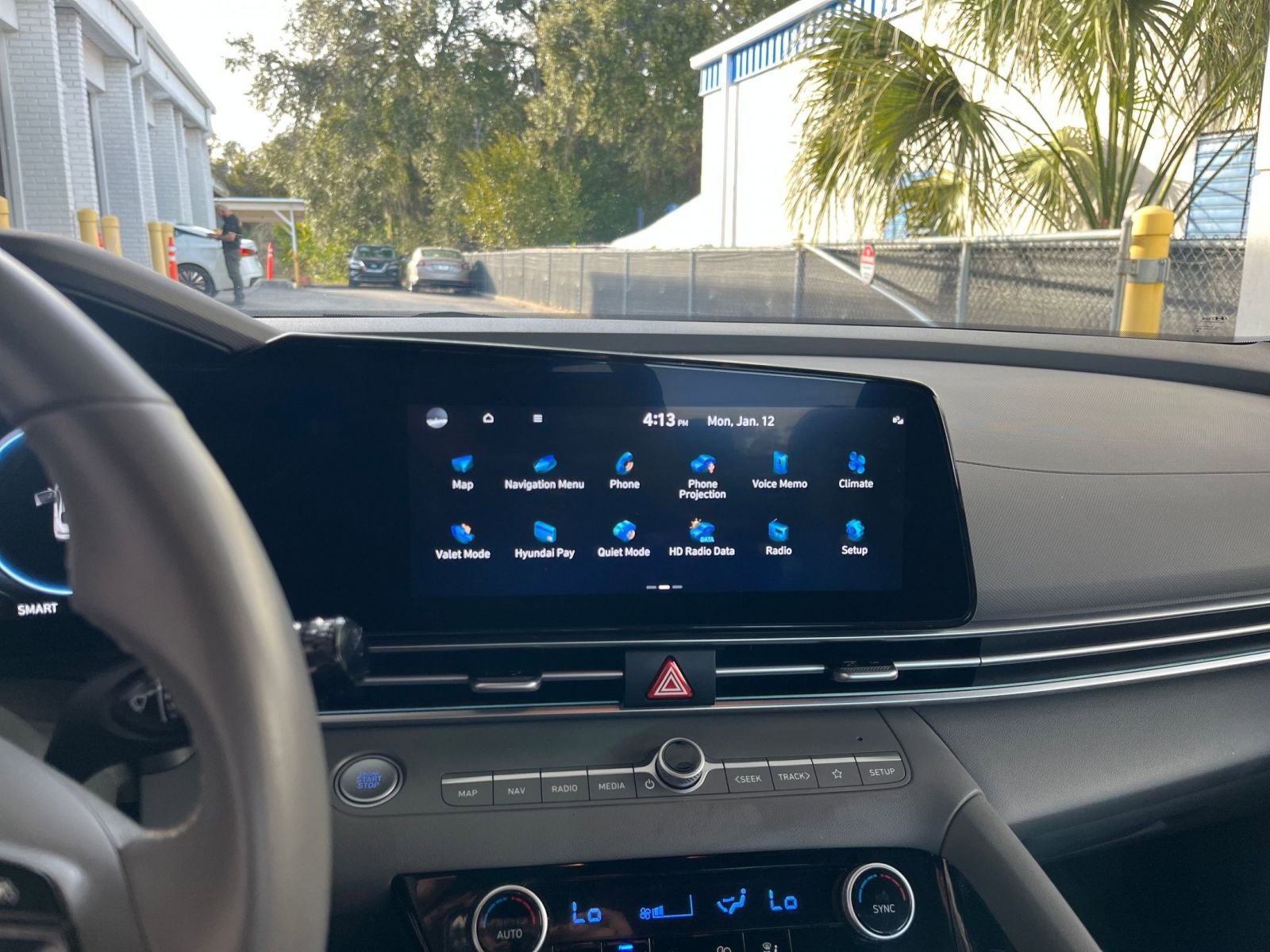 Used 2025 Hyundai Elantra SEL image 21