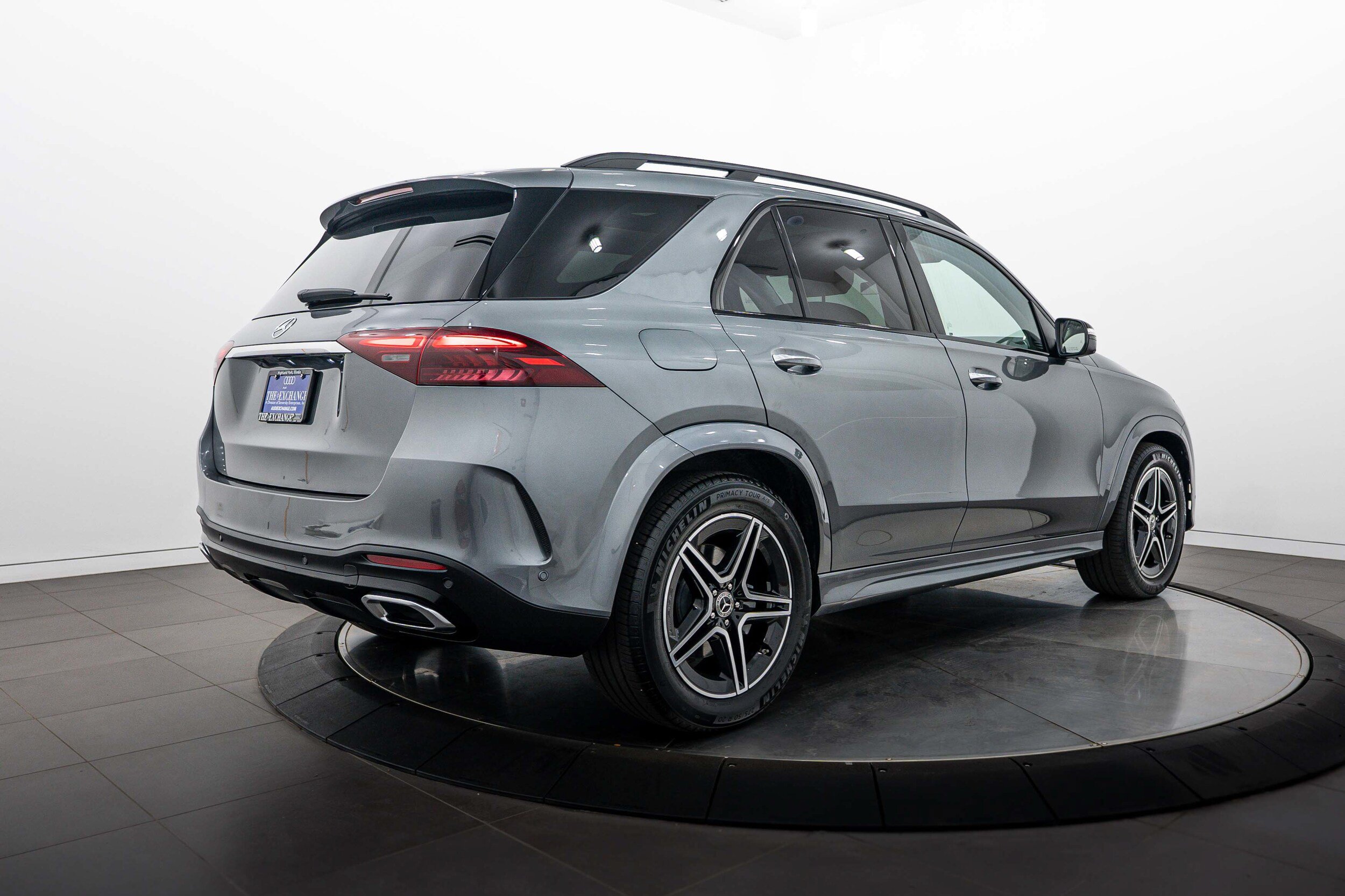 Used 2025 Mercedes-Benz GLE 450 4MATIC image 4