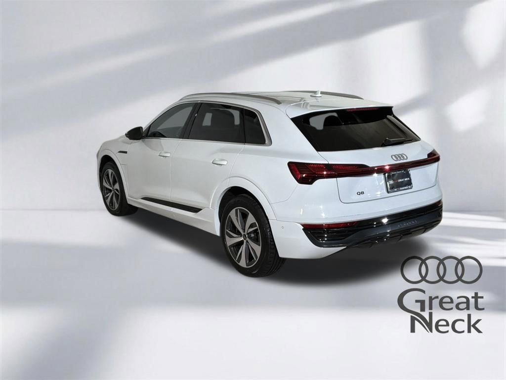 Used 2024 Audi Q8 e-tron Premium Plus w/ Premium Plus Package AWD/4WD image 8