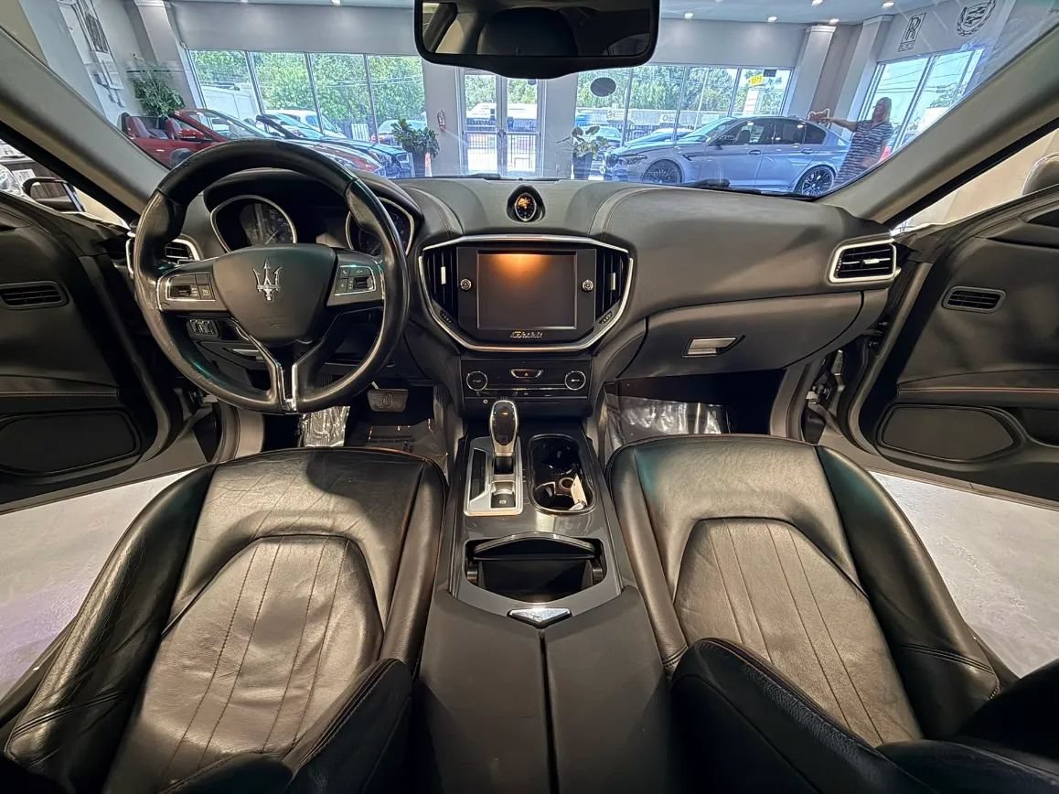 Used 2016 Maserati Ghibli RWD image 21