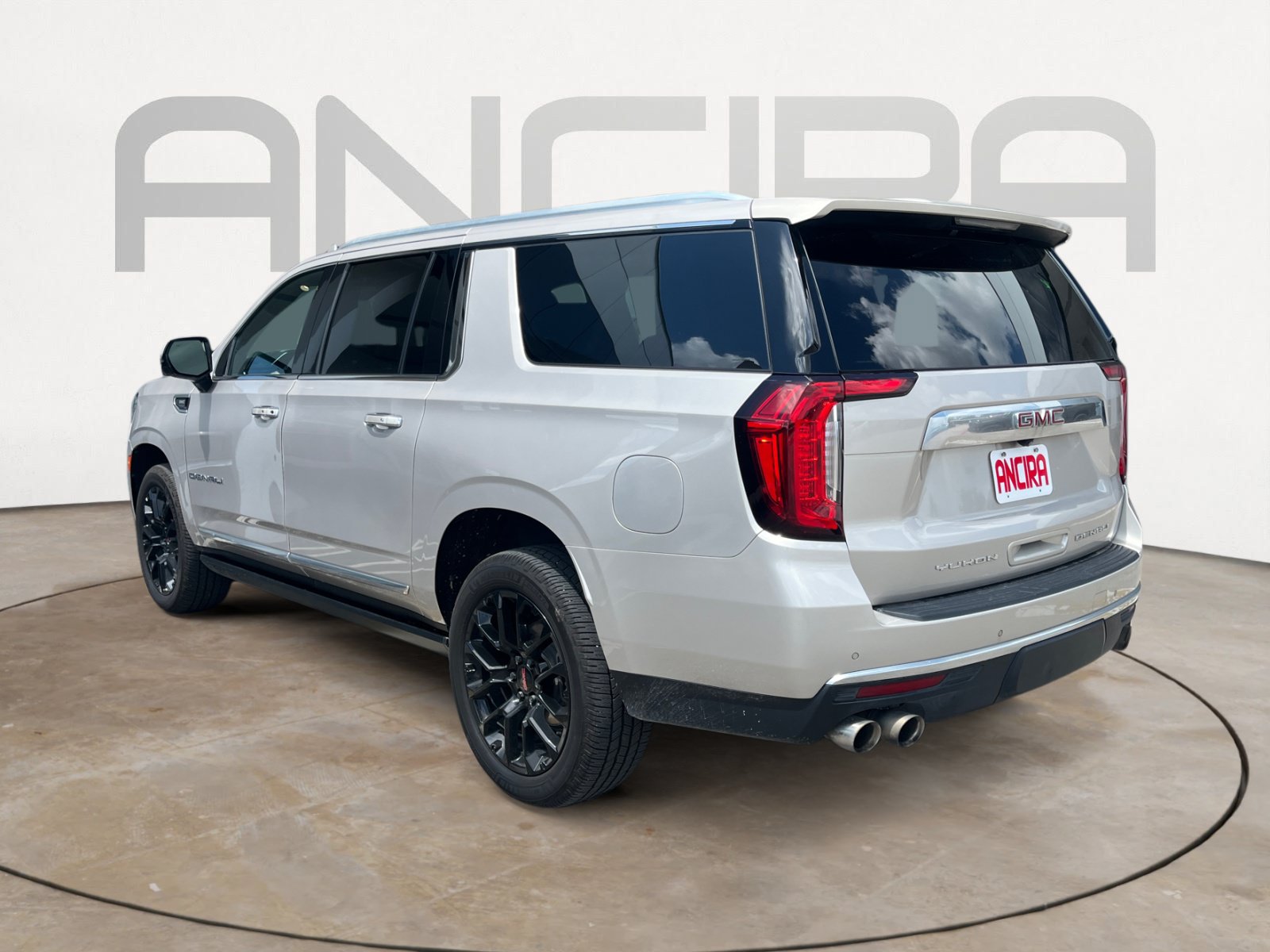 Used 2022 GMC Yukon XL Denali AWD/4WD image 8