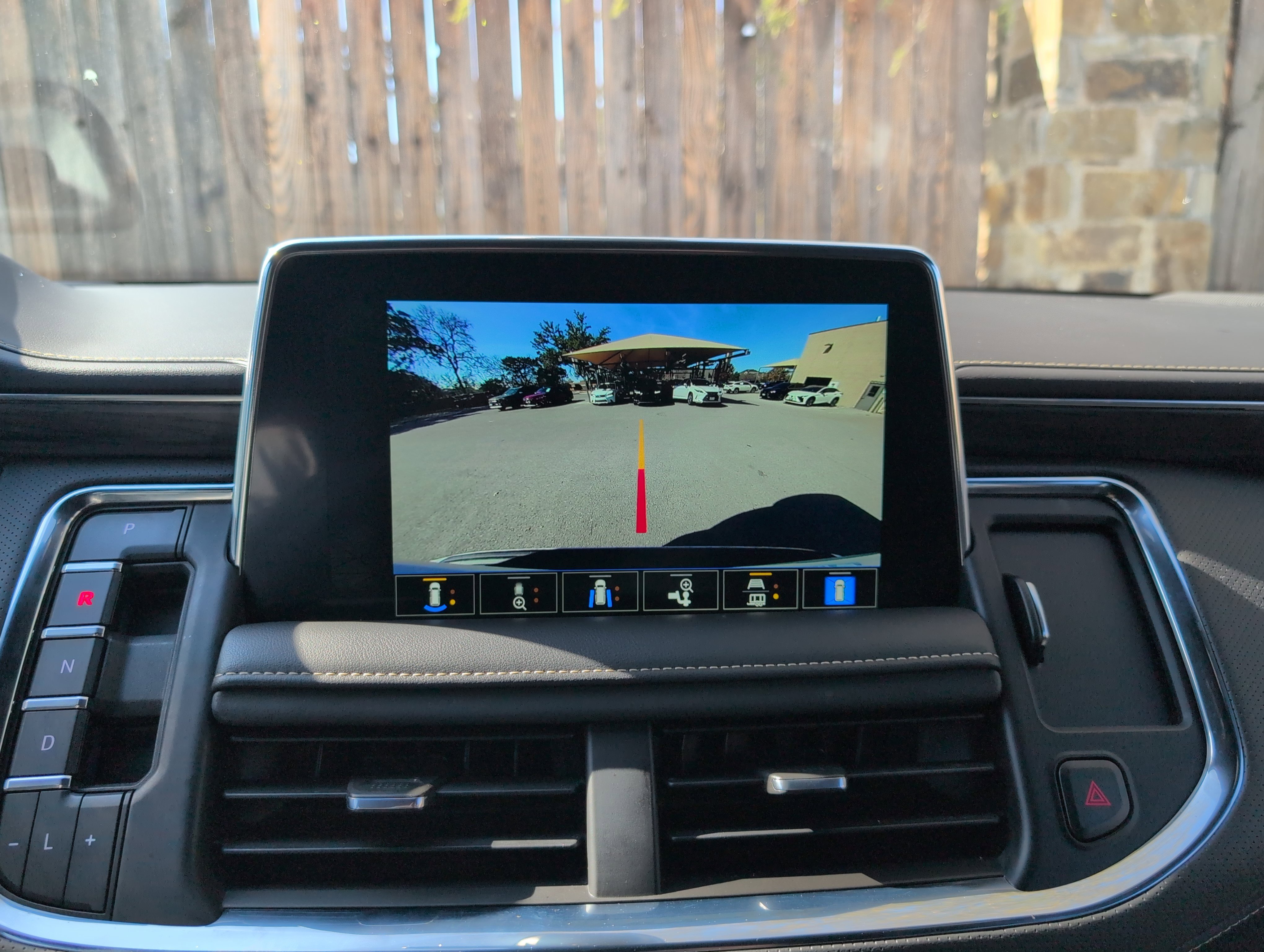 Used 2022 GMC Yukon SLT w/ SLT Premium Package image 15