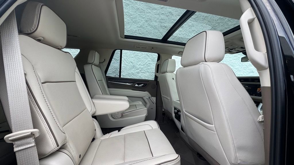 Used 2023 GMC Yukon Denali AWD/4WD image 14