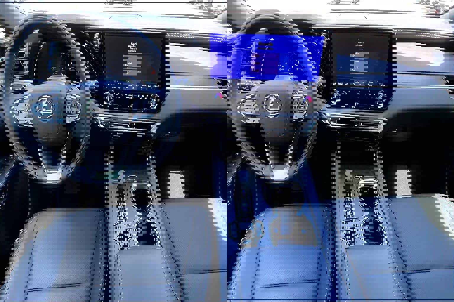 Used 2025 Lexus RX 350 Premium w/ Convenience Package image 16