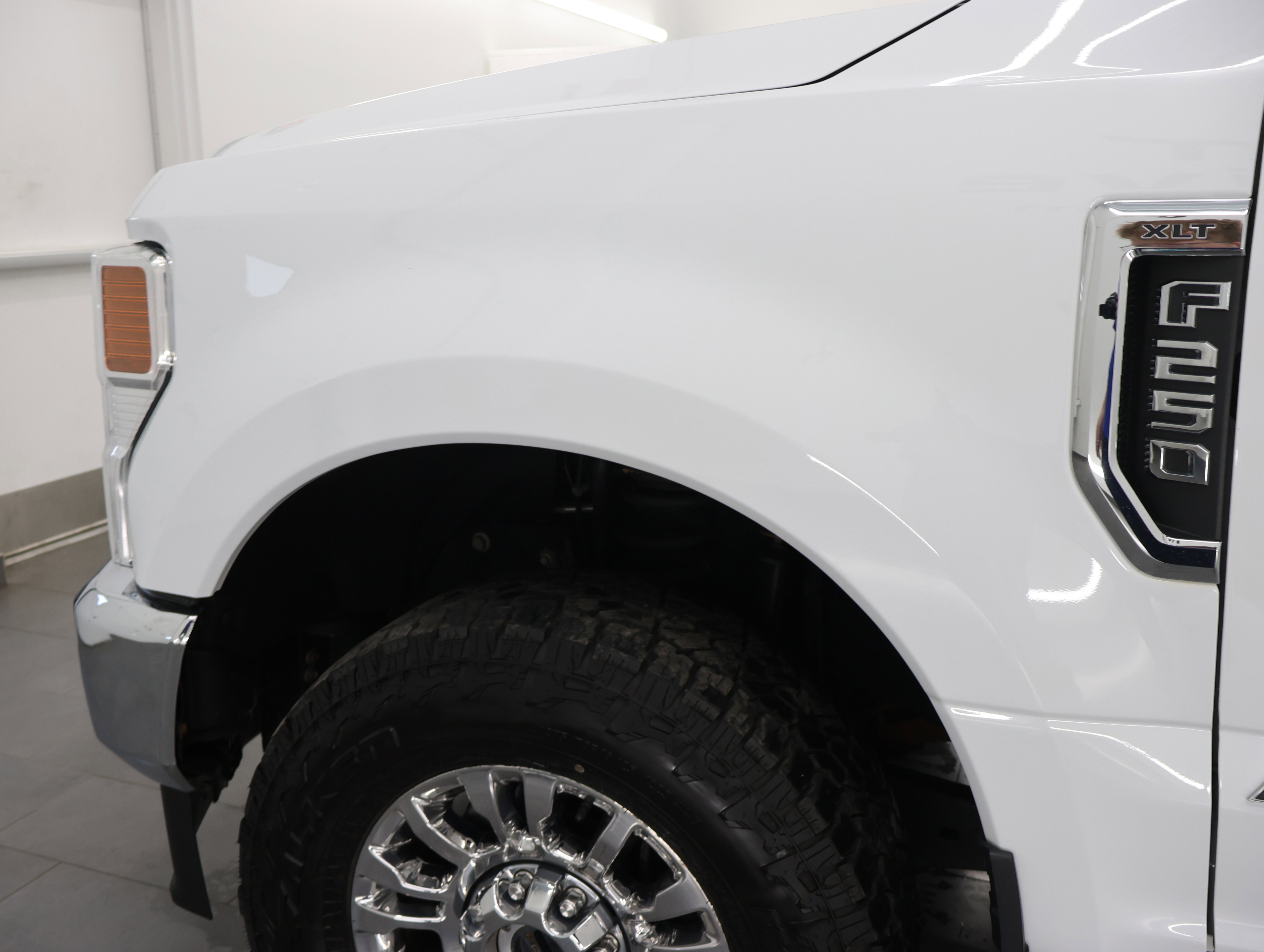 Used 2022 Ford F250 XLT w/ XLT Premium Package AWD/4WD image 32