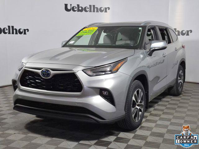 Certified 2024 Toyota Highlander XLE AWD/4WD image 3