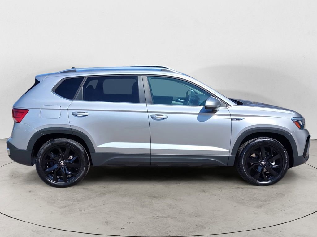 Used 2022 Volkswagen Taos SE image 6