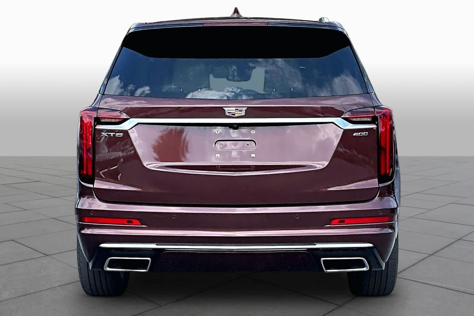 Used 2022 Cadillac XT6 Premium Luxury w/ Technology Package FWD image 5