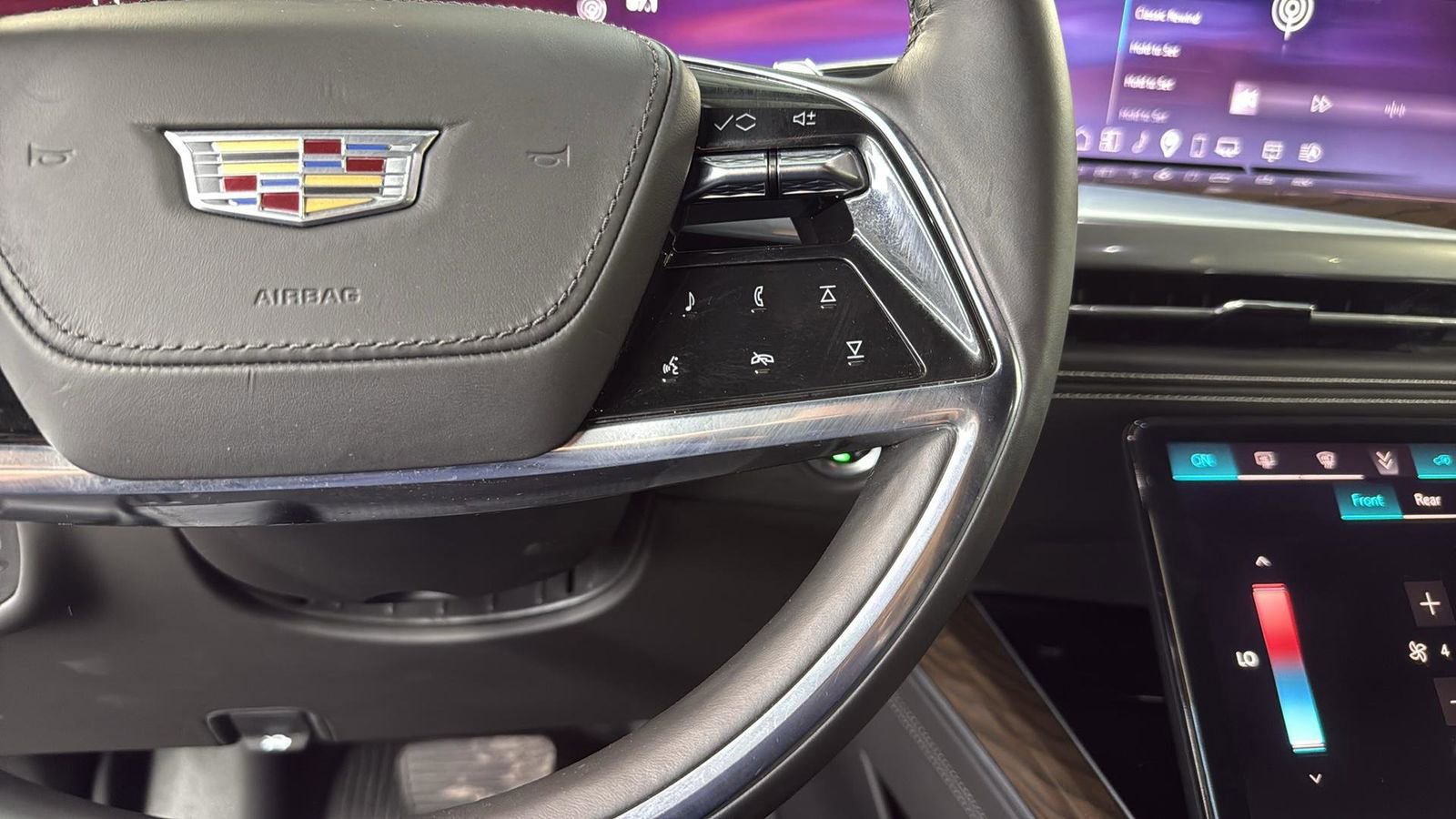 Used 2025 Cadillac Escalade Sport Platinum w/ LPO, ONYX Package image 16