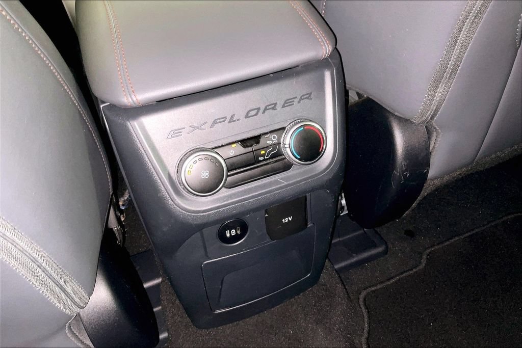 Used 2025 Ford Explorer Active w/ Active Comfort Package RWD image 30