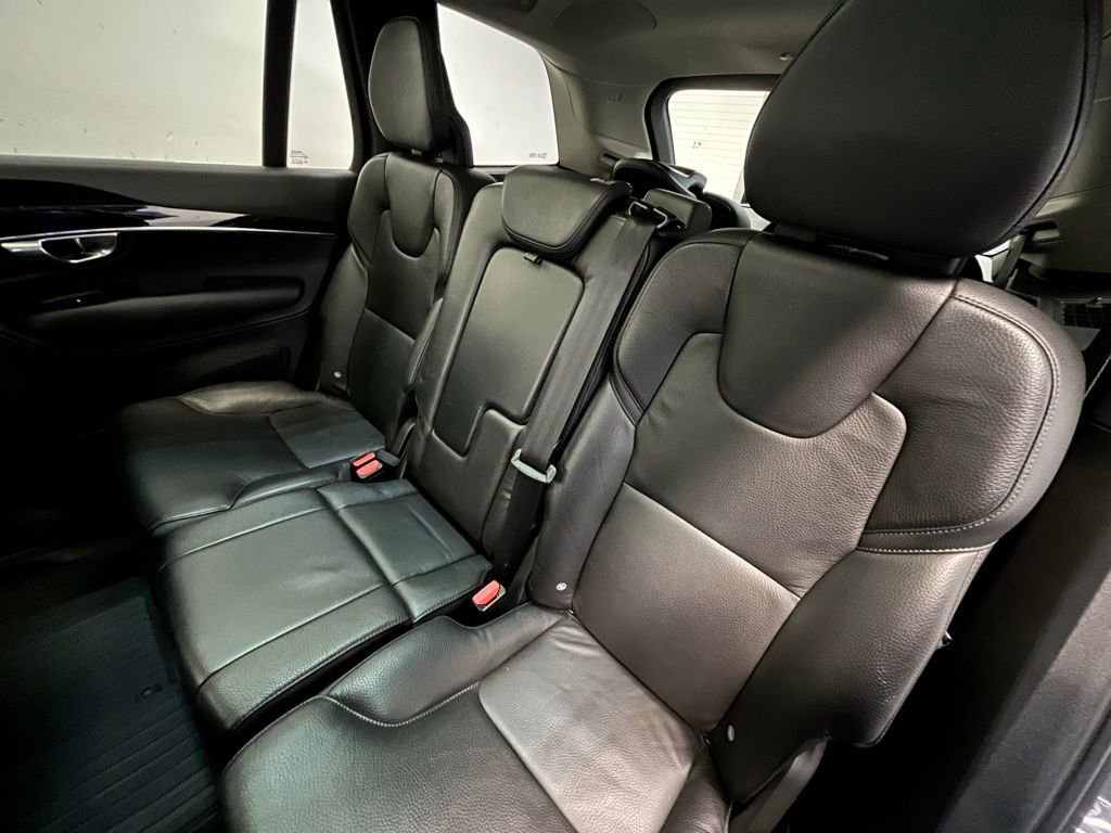 Used 2018 Volvo XC90 T6 Momentum w/ Convenience Package AWD/4WD image 14