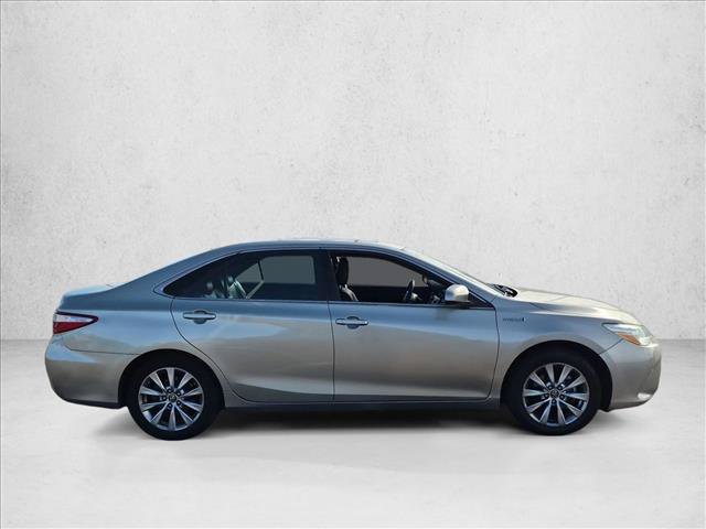 Used 2016 Toyota Camry XLE w/ Moonroof Package FWD image 4