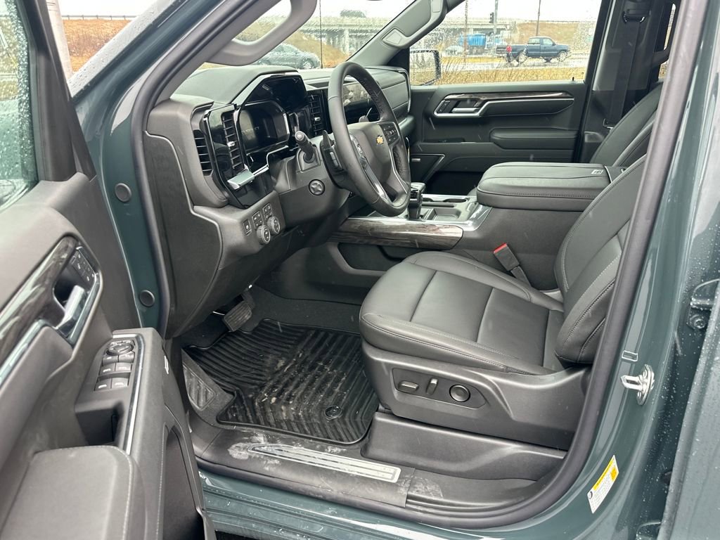 New 2026 Chevrolet Silverado 1500 LTZ image 9