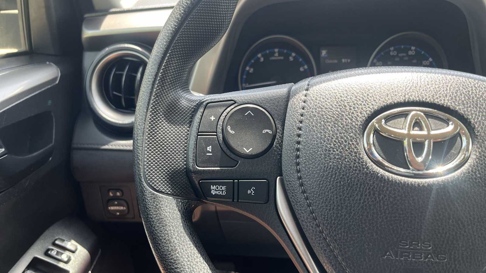 Used 2017 Toyota RAV4 LE AWD/4WD image 38