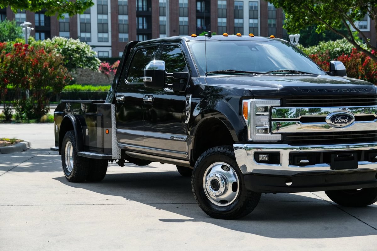 Used 2019 Ford F350 King Ranch w/ King Ranch Ultimate Package AWD/4WD image 2