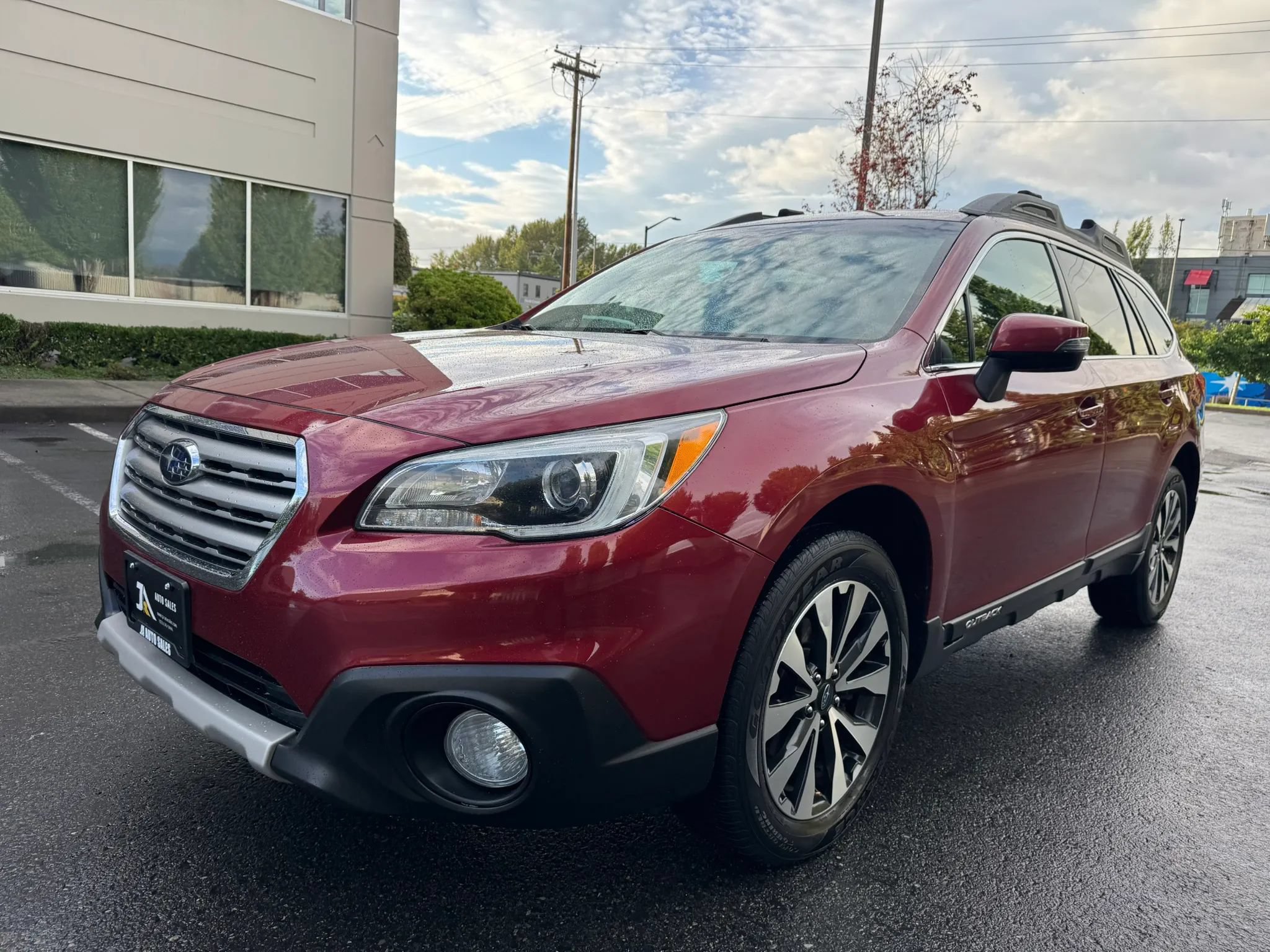 Used 2015 Subaru Outback 2.5i Limited AWD/4WD image 4