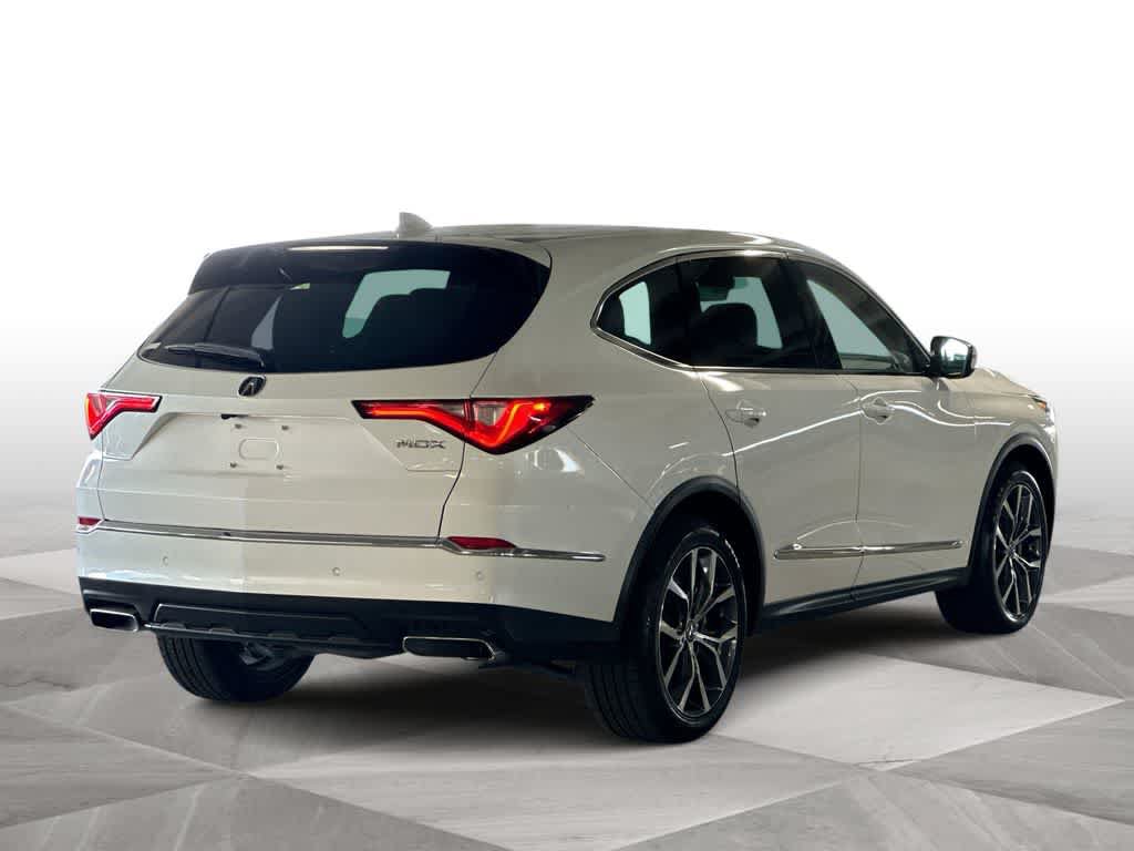 Certified 2024 Acura MDX FWD w/ Technology Package image 8