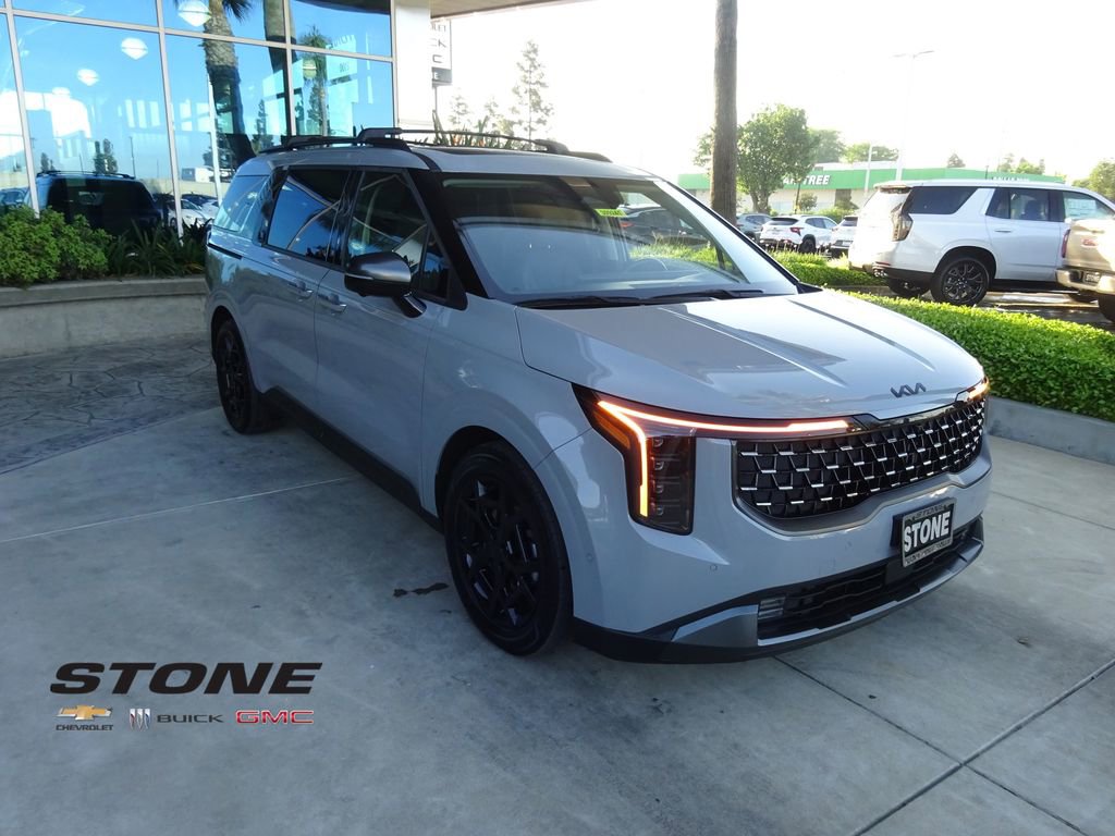 Used 2025 Kia Carnival SX Prestige image 1