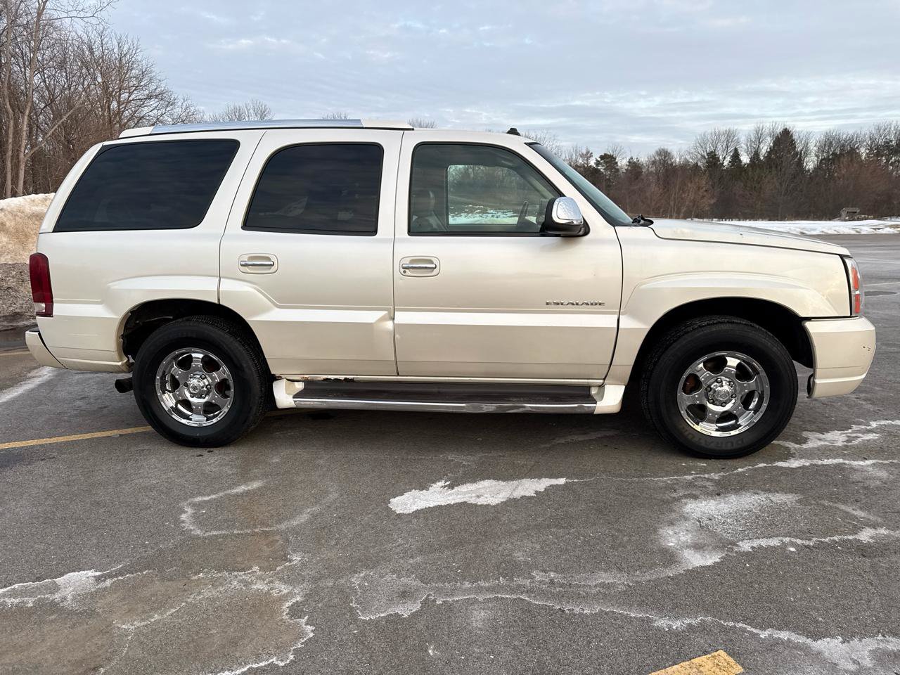 Used 2003 Cadillac Escalade AWD w/ Marketing Vehicle Package image 4