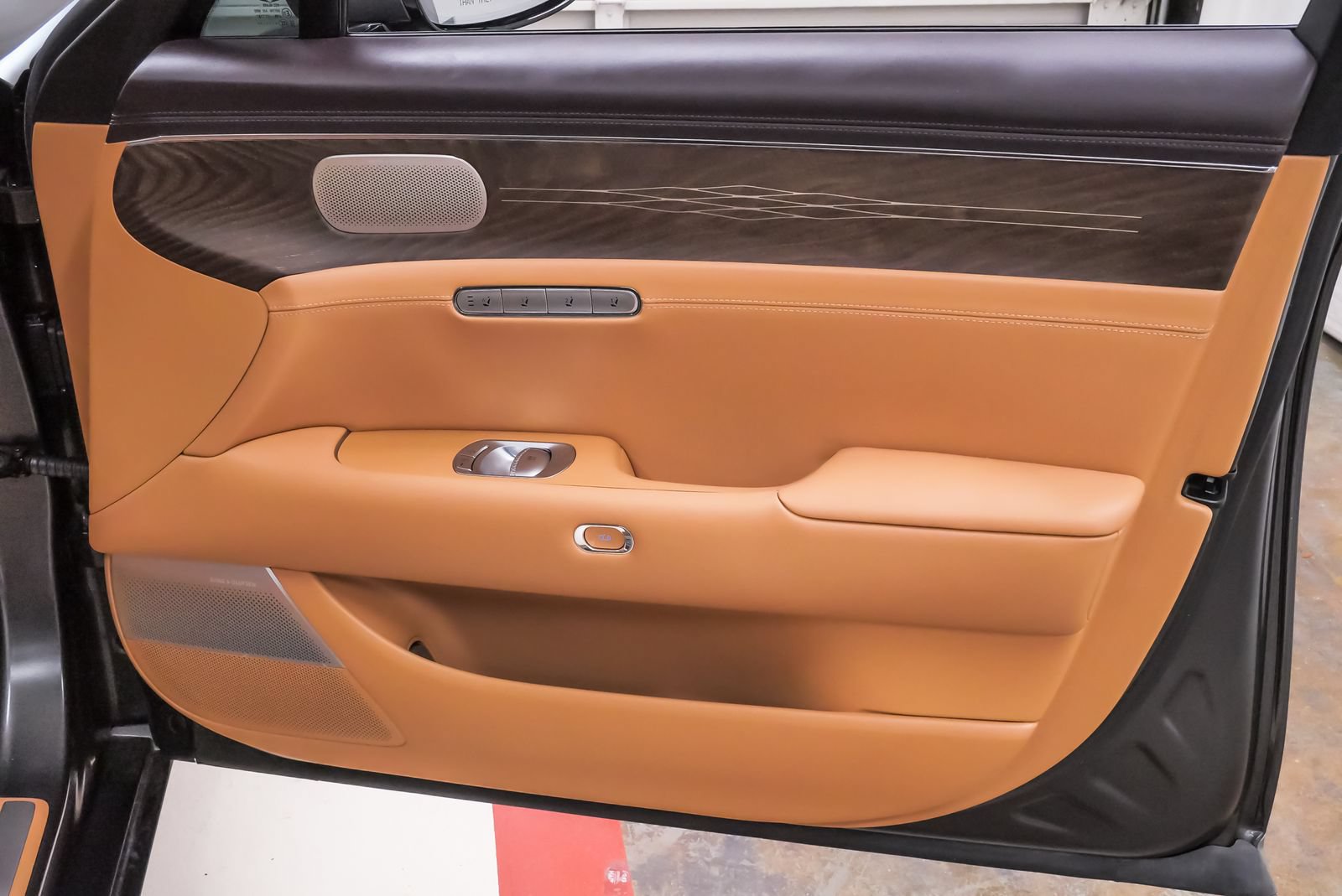 Certified 2023 Genesis G90 3.5T AWD/4WD image 30