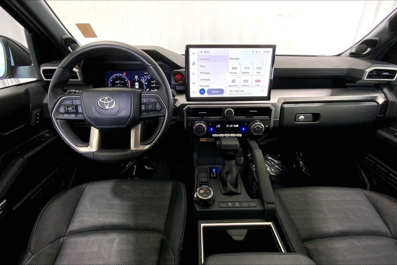 Used 2025 Toyota 4Runner TRD Off-Road Premium AWD/4WD image 15