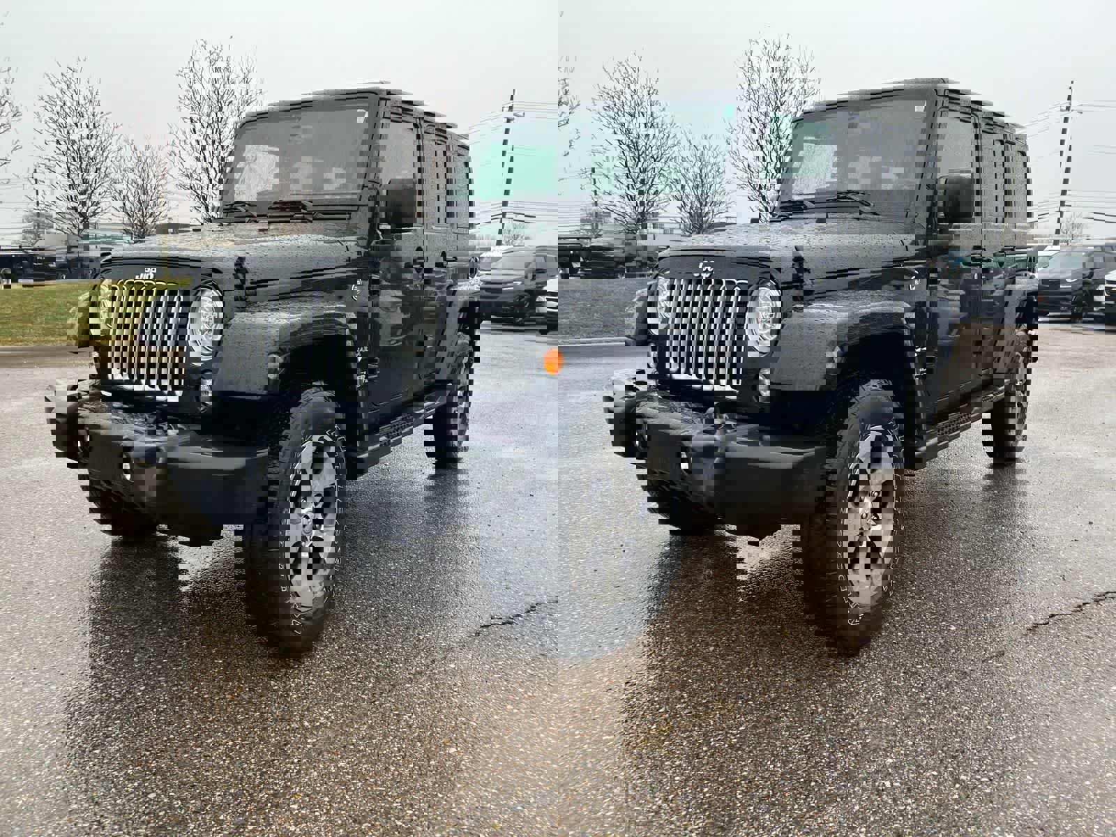 Certified 2017 Jeep Wrangler Unlimited Sahara w/ Connectivity Group image 4